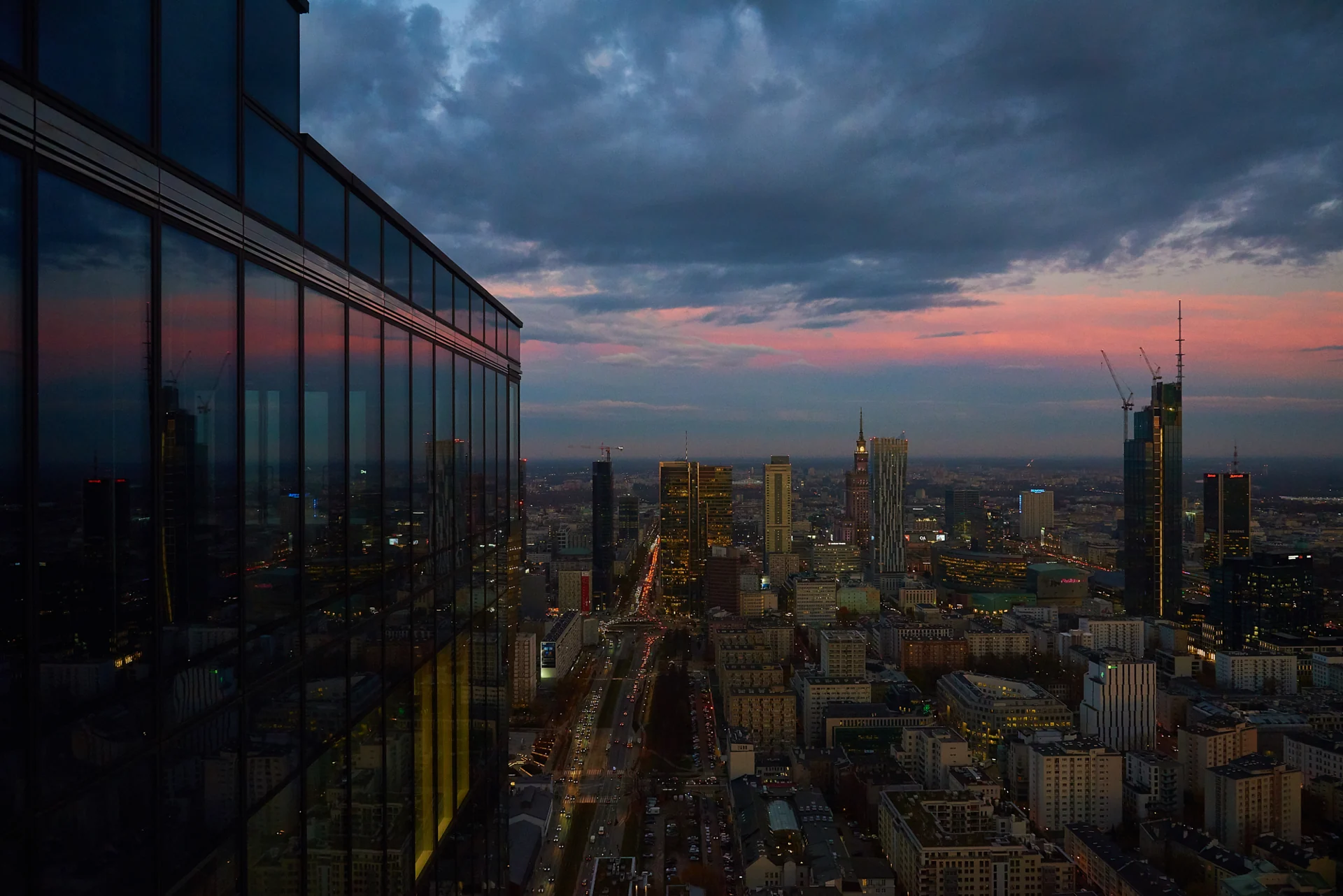 Blick auf die Skyline von Warschau vom Skyfall